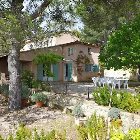 Villa La Lazardia¨re *